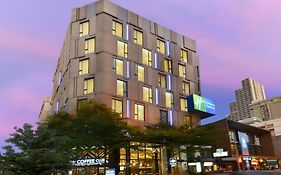 Holiday Inn Express Bangkok Sukhumvit 11 By Ihg